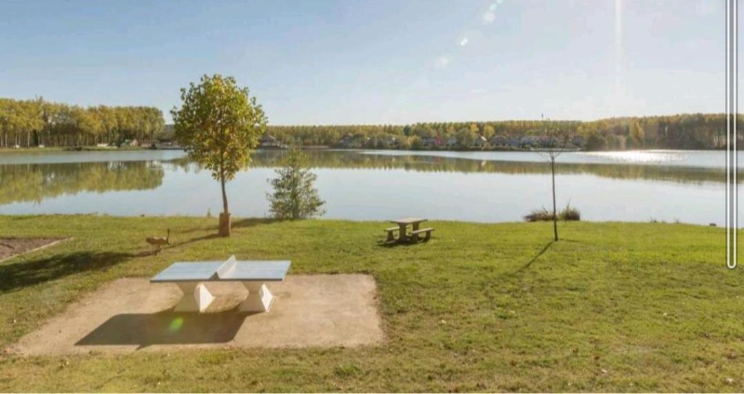 Appartement Au Calme Face Au Lac マルシアック エクステリア 写真